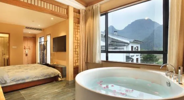 Люкс с красивым видом из окна The Beyond Villa Guilin Boutique Hotel