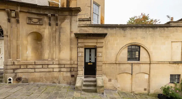 Charming One-bedroom Retreat in Historic Bath, Забронировать Апартаменты/квартира Бат Bath and North Somerset, рядом с Old Orchard Street Theatre
