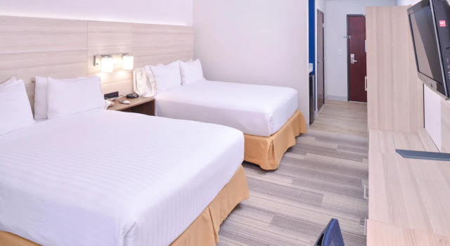 Четырёхместный номер Standard Holiday Inn Express Hotel & Suites San Diego Otay Mesa by IHG