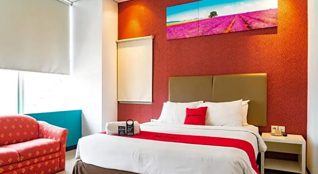 Полулюкс RedDoorz Plus near Blok M Square