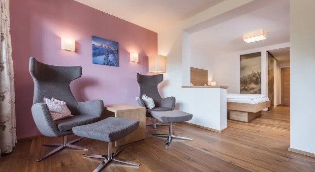 Полулюкс c 1 комнатой с балконом и с видом на горы Hotel Leonhard