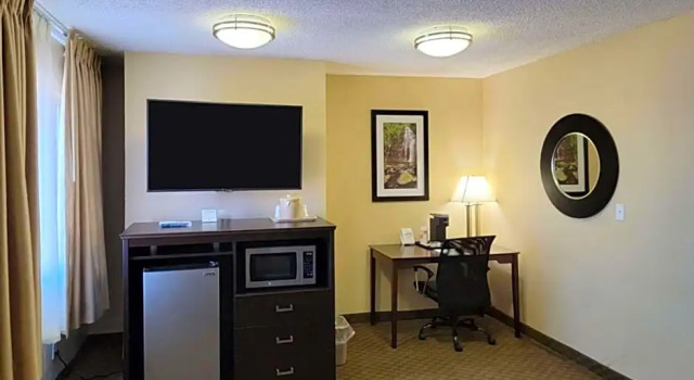 Номер Standard Quality Inn Ontario