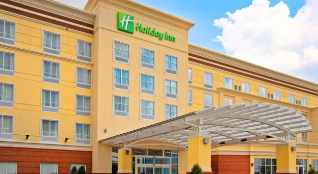 Кровать в общем номере Holiday Inn Louisville Airport - Fair/Expo by IHG
