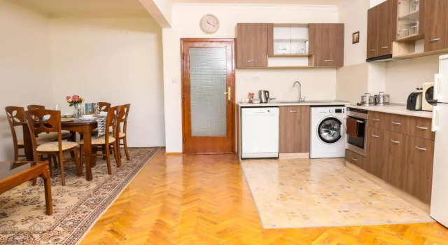 Апартаменты Krichim Apartments,Three-Bedroom, large apartment, TOP CENTER