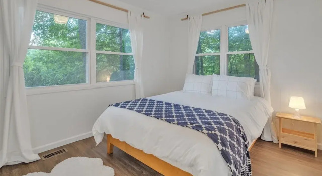 Blue Ridge Lookout Beautiful Modern Cabin - Nature Hikes And Pets Ok 4 Bedroom Cabin by RedAwning
