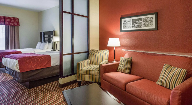 Четырёхместный люкс Comfort Suites Ft. Polk