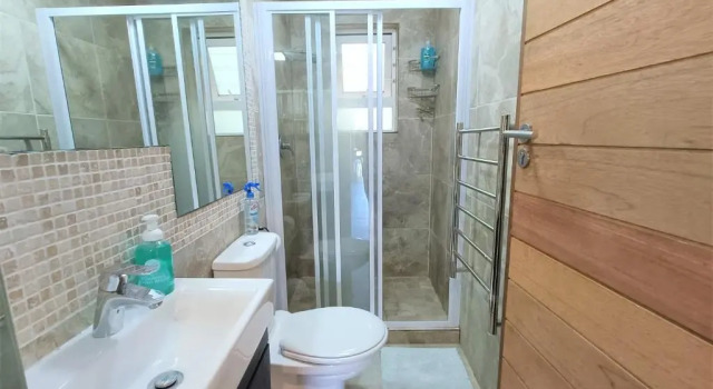 Коттедж с 3 комнатами Mount Rhodes Guesthouse