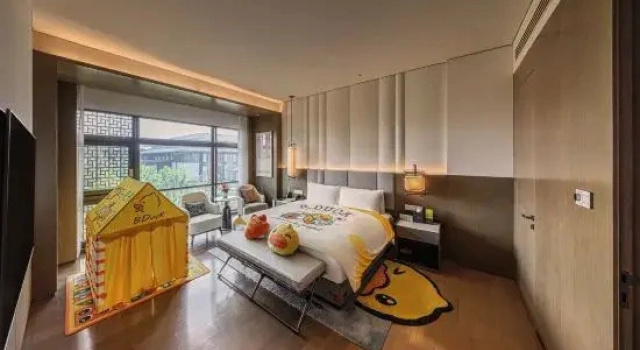 Четырёхместный семейный люкс с 2 комнатами Xiongan International Hotel