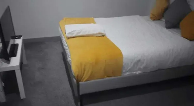 AWESOME 1 Bedroom Flat in Doncaster 2, Varaa Huoneisto Asunnot kohteessa Merseyside, Huoneisto