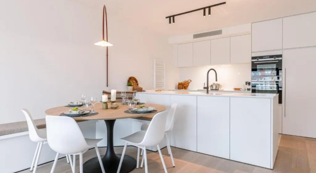 Апартаменты Renovated Apartment With sea View and Parking