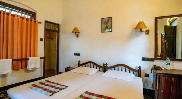 1 BHK Houseboat in Sea View Ward, Alappuzha, by GuestHouser (5DCA), Забронировать Отель Аллеппи штат Керала, рядом с Пляж Alappuzha Beach