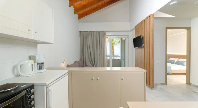 Семейные апартаменты Kostakis Beach Hotel