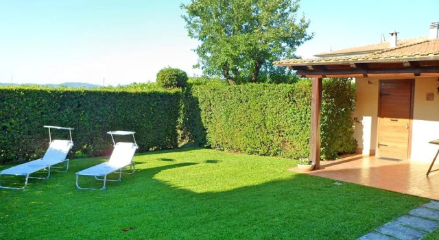 House With 2 Bedrooms in Pescia Romana, With Furnished Terrace and Wifi Near the Beach, Prenota Hotel Hotel a Lazio con parcheggio, Parcheggio
