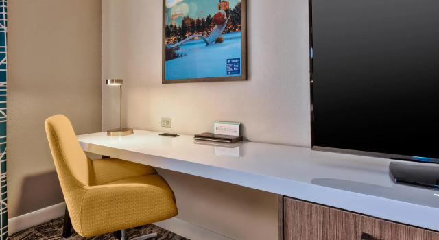 Двухместный люкс c 1 комнатой Hilton Garden Inn Minneapolis Maple Grove