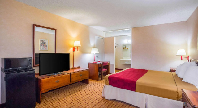 Двухместный номер Standard Econo Lodge Cave City