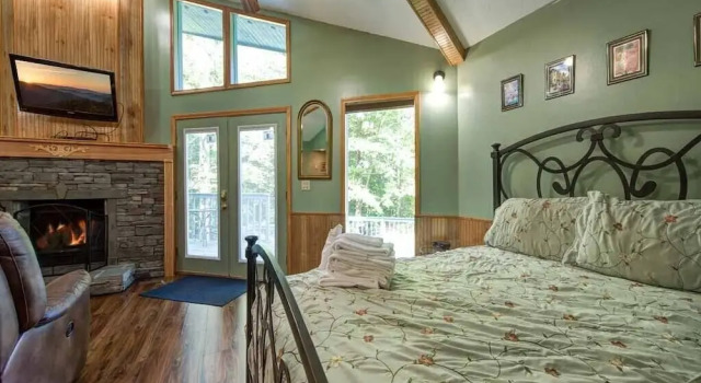 Woodsong - One Bedroom Cabin, Забронировать Отель Отели Гатлинберг 3 звезды, 3*