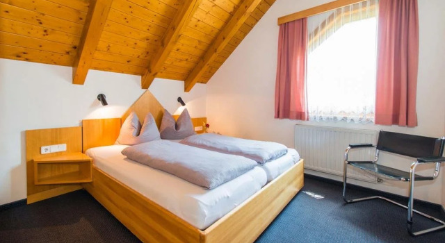 Hotel Winkler-Tuschnig, Забронировать Отель Вайсензе Озера Каринтии, рядом с Горнолыжный подъемник Зевизе