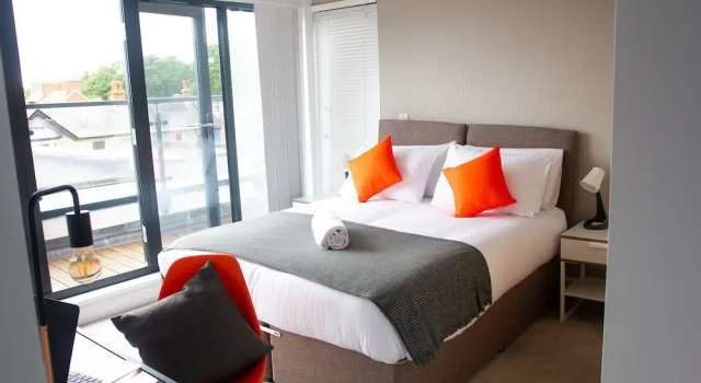 The Elm Serviced Apartments, Забронировать Апартаменты/квартира Отели High Weald с парковкой, Парковка