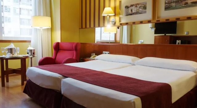 Двухместный номер Ilunion Les Corts Spa