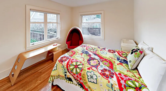 Chic Seattle Queen Anne  W/view 3 Bedroom Home, Забронировать Дом для отпуска Коттеджи Сиэтла, рядом с Стеклянный сад Чихули, Коттедж