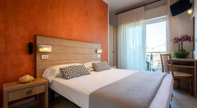 Двухместный номер Economy с балконом Hotel Mocambo Riccione CENTRALISSIMO AL MARE