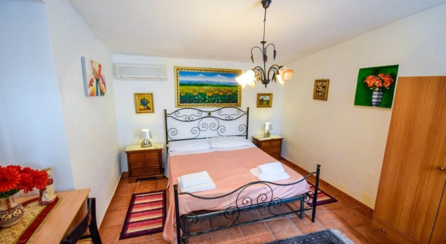 House With 2 Rooms in Enna, With Wonderful Lake View, Enclosed Garden, Book Hotel Hotels in Sicily with Parking, Parking