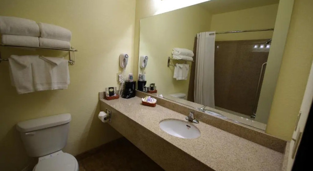 Номер Superior Mountain Inn & Suites Airport - Hendersonville