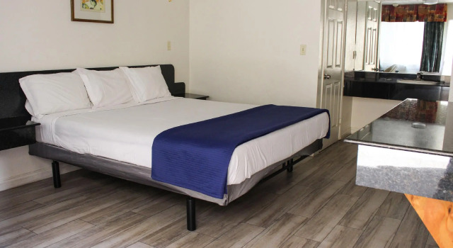 Номер Standard Motel 6 Glendale CA Pasadena Burbank Los Angeles