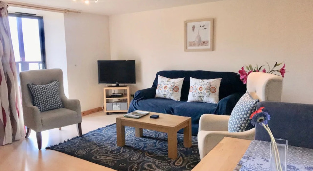 Апартаменты Dolphin Bay Suites