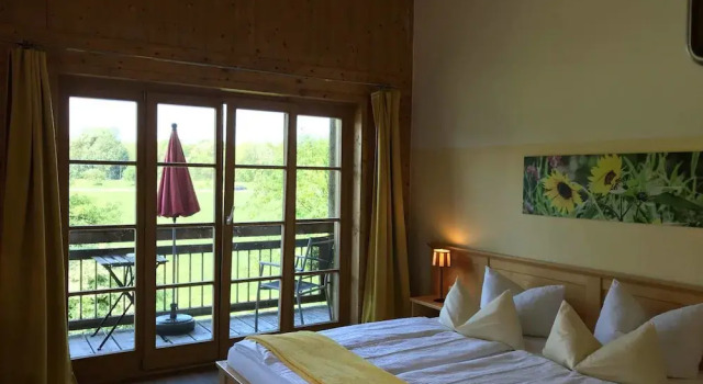 Niederauer Hof, Book Hotel Neubeuern Chiemgau