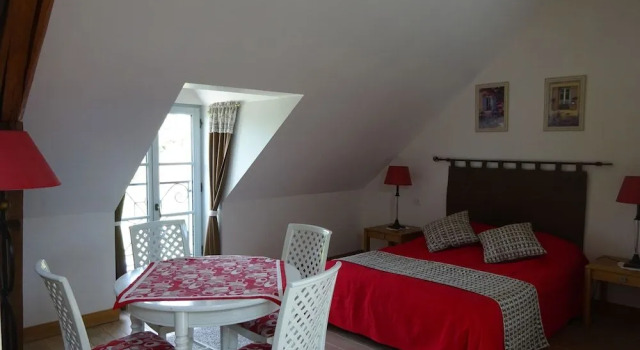 La maison d'Eugenie, Rezerwuj Hotel Mer 