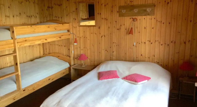 Outstanding chalet for groups, south facing, breathtaking views - all year round, Prenota Chalet Hotel a Canton Vallese con parcheggio, Parcheggio