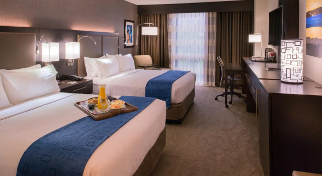 Четырёхместный номер Standard Radisson Hotel St Louis Downtown Convention Center