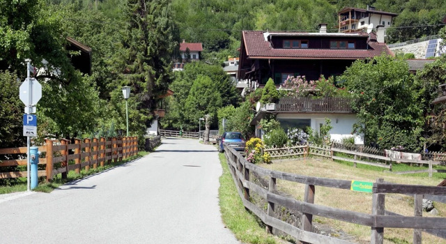 Modern Holiday Home in Fugen Near Ski Area, Prenota Hotel Hotel a Tirolo con parcheggio, Parcheggio