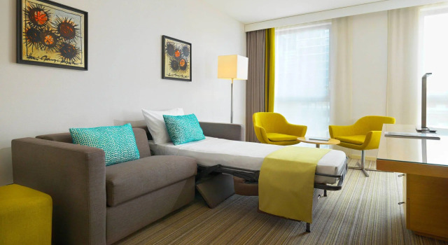 Dört kişilik küçük süit Courtyard by Marriott Montpellier