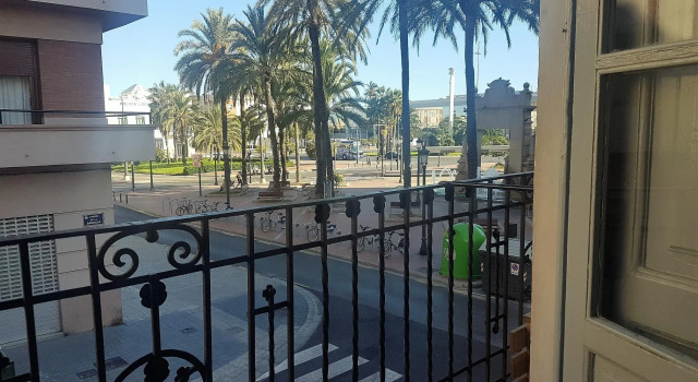 Apartamento con vistas a la Marina Real, Забронировать Апартаменты/квартира Поблатс Маритимс 