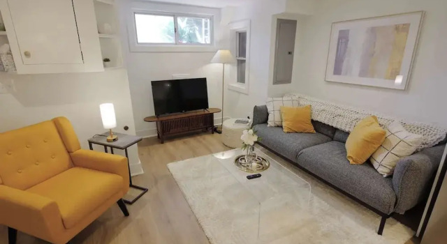 Parkside Living - Steps From Lincoln and Stanton Park!