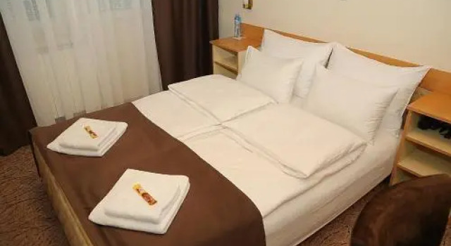 Oaza S, Rezervovat Hotel Novi Banovci Vojvodina