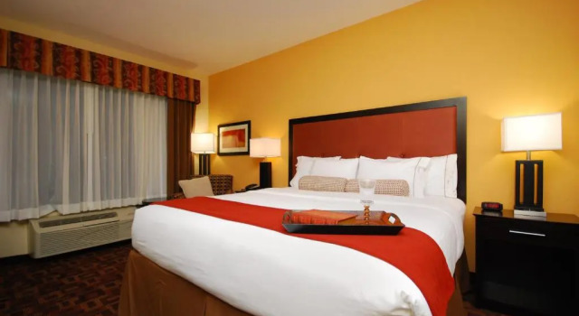 Двухместный номер Standard Holiday Inn Express & Suites Gonzales by IHG