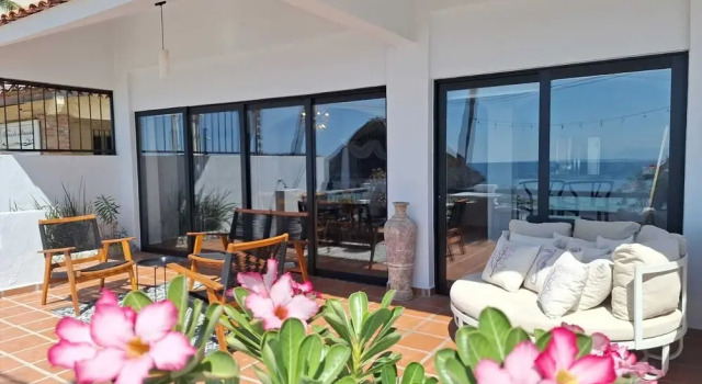 Вилла с 2 комнатами с балконом и рядом с пляжем Villa Cobojo