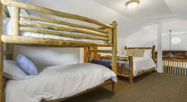 Bluff Cabin, Book Hotel Forsyth USA