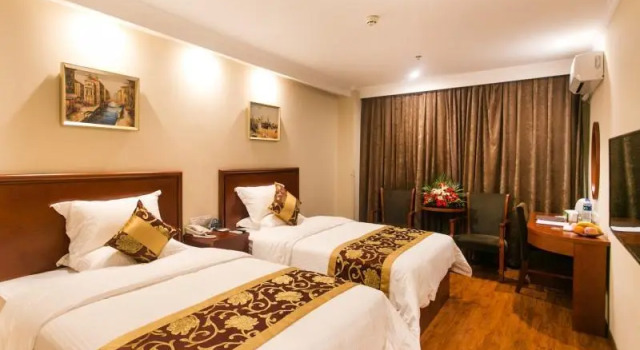 Двухместный номер Standard GreenTree Inn SuZhou Railway Station HuQiu Hotel