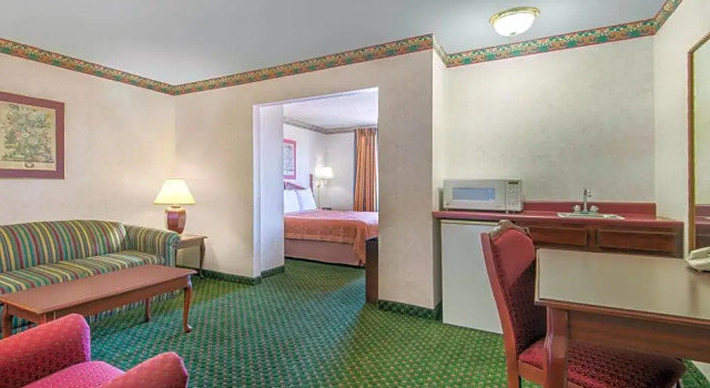 Suite Super 8 by Wyndham Amarillo West