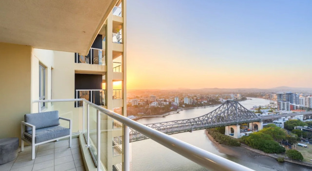 Апартаменты Luxury River Place hosted by AAB