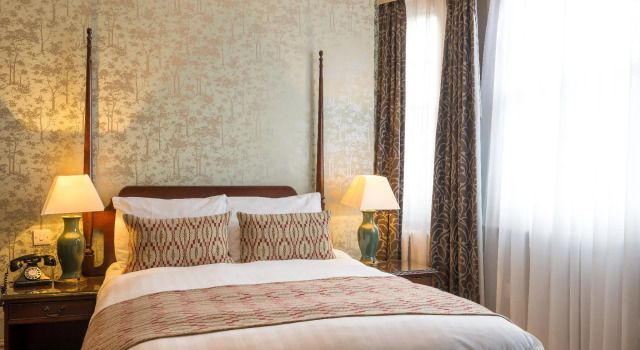 Двухместный номер Classic The Crown Manor House Hotel