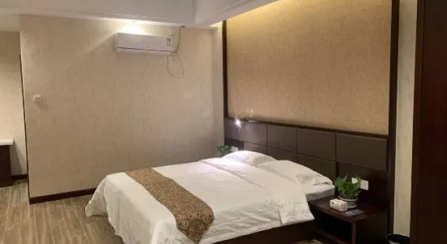 Полулюкс Changbai Mountain Eurasian Business Hotel