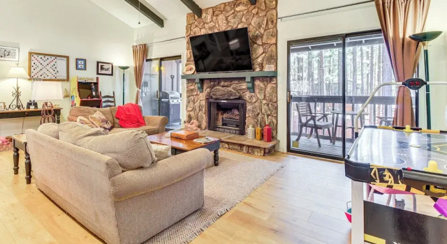 Апартаменты с 3 комнатами с балконом Hike & Golf: Family Home w/ Balcony in Pinetop!