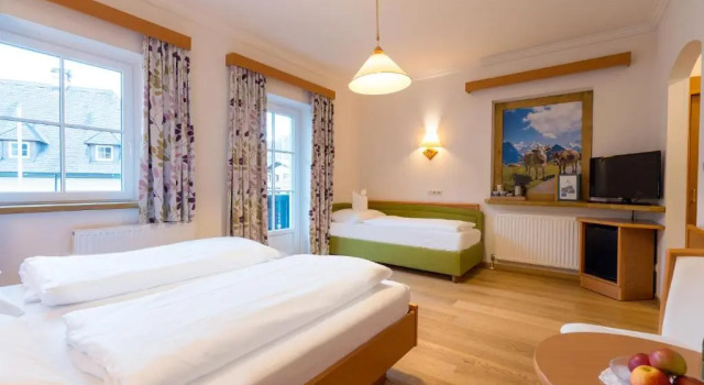 Трёхместный номер Standard с балконом Hotel-Garni Schernthaner