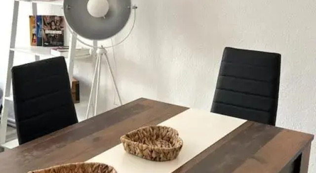 Schöne Wohnung in Rhein Nähe mit kleiner Terrasse, Varaa Hotelli Krefeld Lower Rhine
