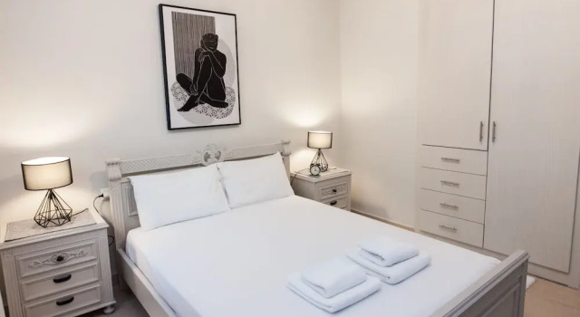 Beautiful 2 bedrooms apt at Filothei